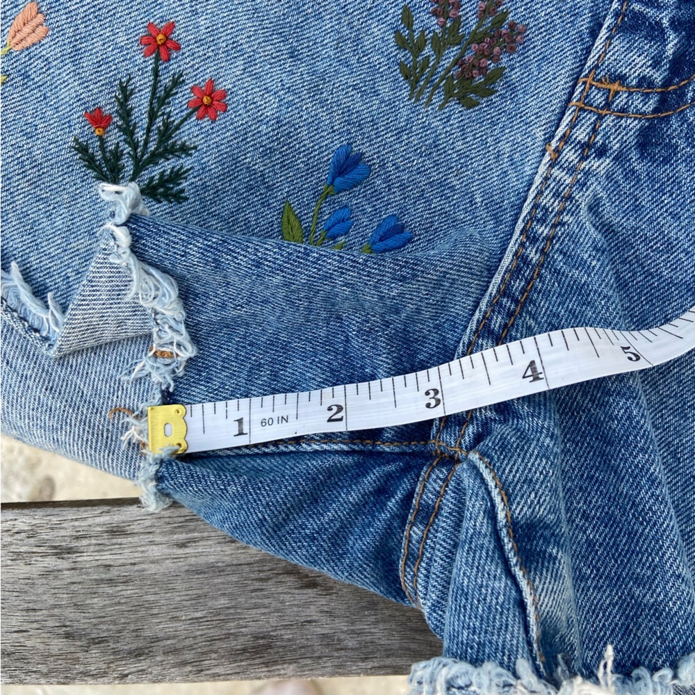 Hand-Embroidered Floral Shorts | Size 8 - Picture 13 of 14